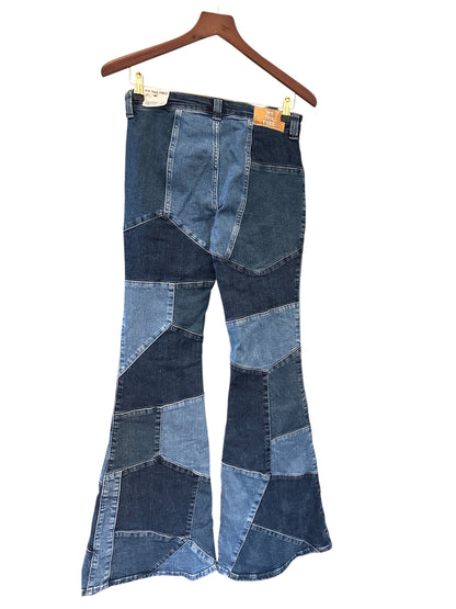 Free People We The Free No Boundaries Pieced Flare Patchwork Denim - W25 L 32 RRP 188