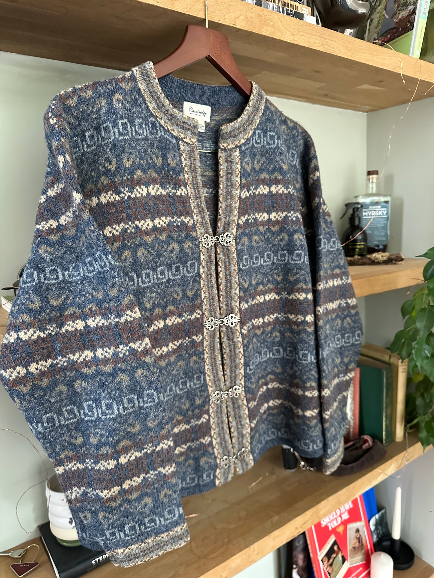 Vintage Cambridge 100% Wool Fair-Isle Cardigan in Blue Brown Beige - Size S
