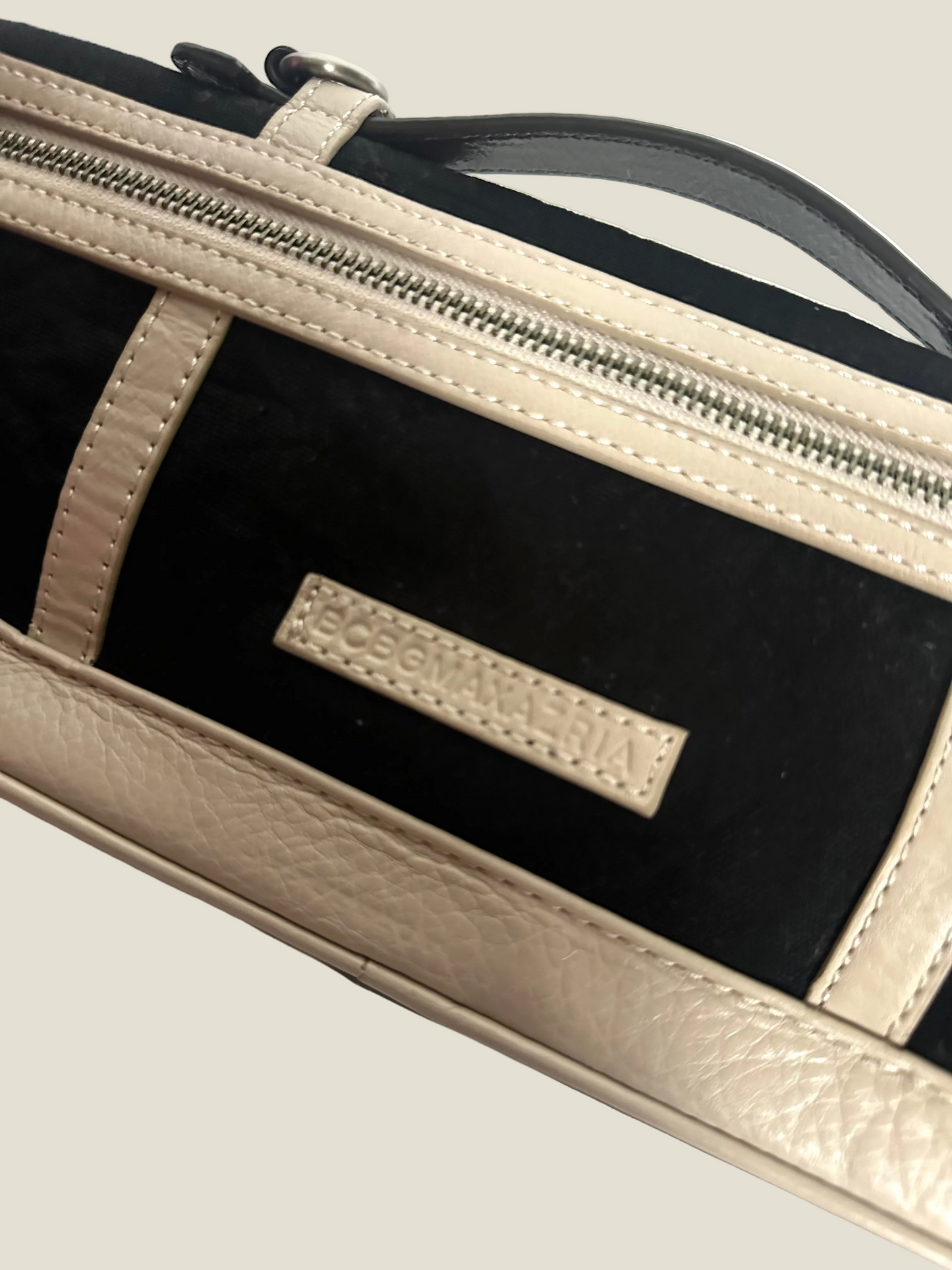 Bcbgmaxazara 2 Way Clutch Handbag - Black / Beige / Silver