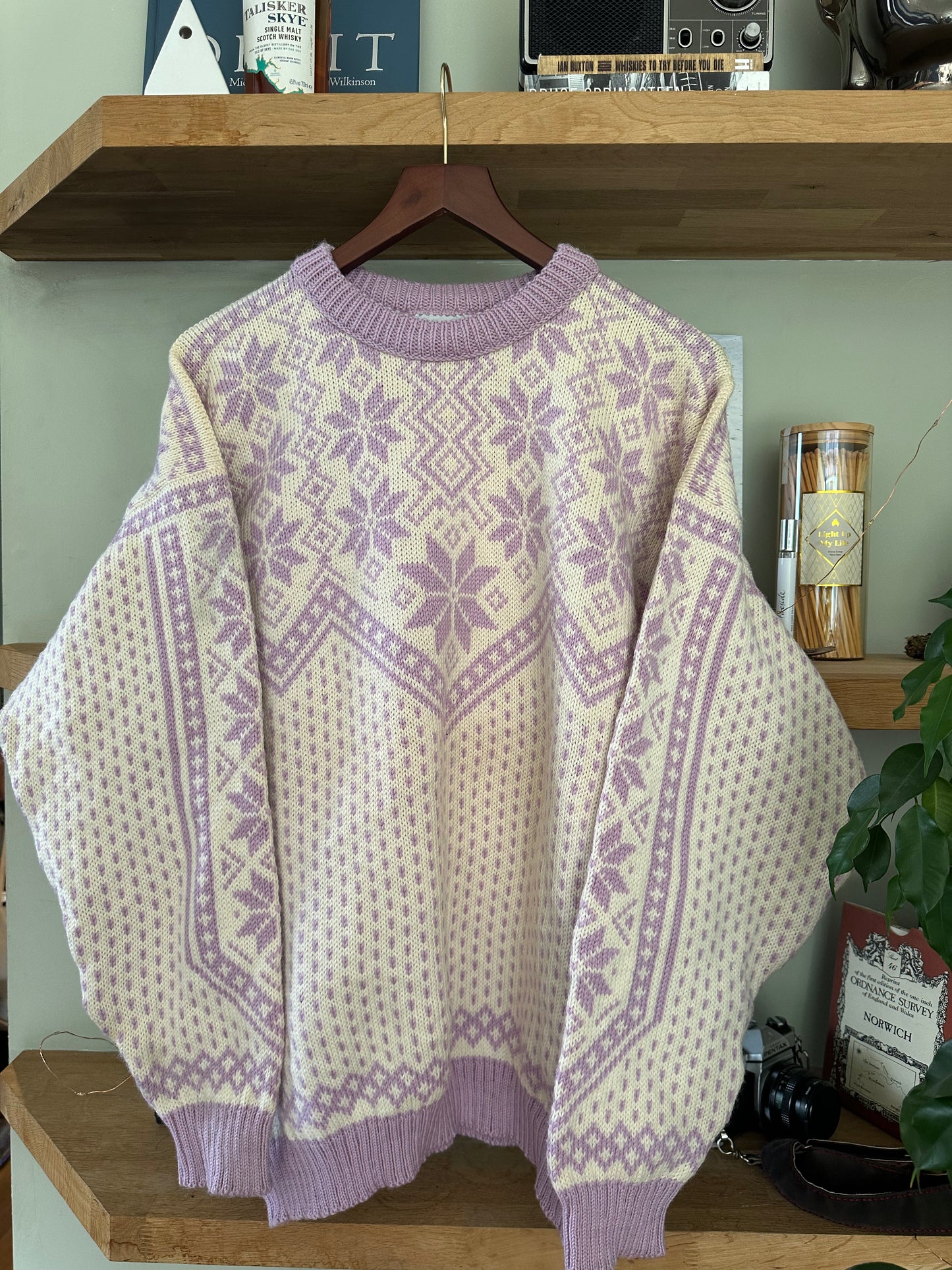 Vintage Voss 100% Wool Nordic Sweater in Cream / Soft Lilac - Unisex L